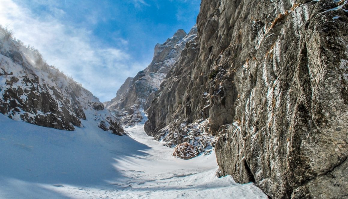 O Vale Albă cu peripeţii şi un atelier de nivologie şi schi de tură organizat de AMC